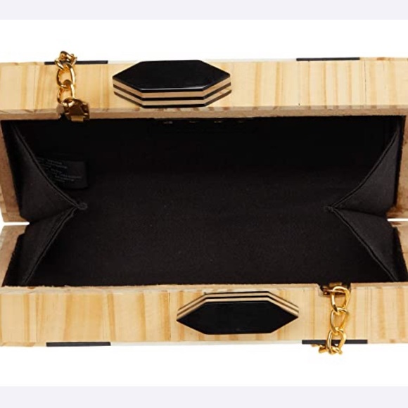 Brea Crossbody - Picture 3 of 4